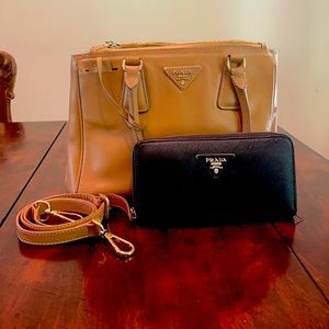 Small Saffiano leather bag Beige +black wallet